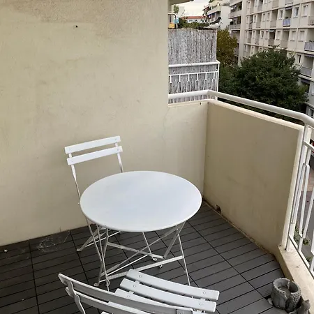 Chamant T3 Avec Terrasse Au Coeur D'antibes A 10min A Pieds De La Mer דירה אנטיב